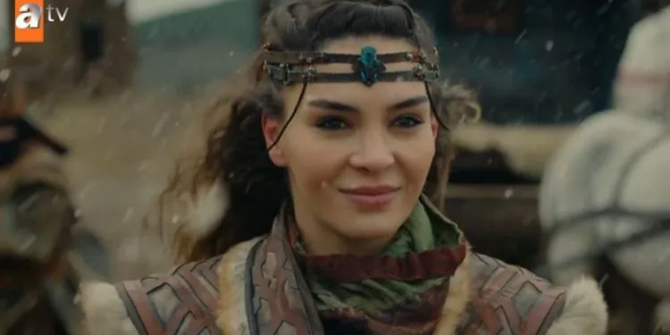 Sogar ihre Teamkollegen waren verärgert über diese Szenen, in denen Ebru Şahin tagelang barfuß drehte!