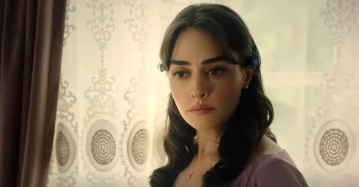 Esra Bilgiç ruhte sich mit dem Produzenten der Süslü Korkuluk-Serie aus und verließ die Serie