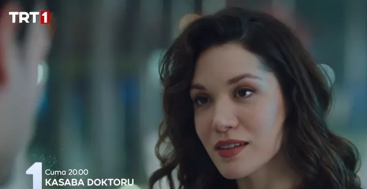 Hazal Subaşı ist in der TV-Serie Kasaba Doktoru im Schatten von Verzweiflung und tiefem Schmerz!