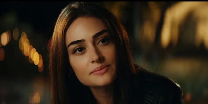 Esra Bilgiç lehnte die Netflix-Serie Terzi ab, stimmte aber einem größeren Projekt zu!