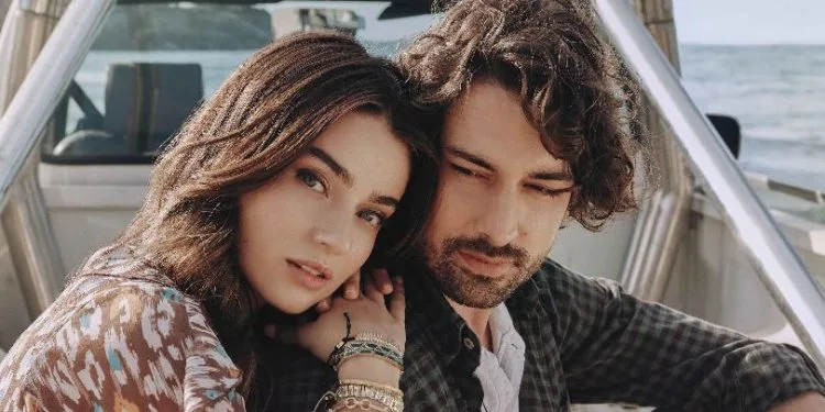 Das zu teilen macht Fans von Alp Navruz und Ayça Ayşin Turan glücklich
