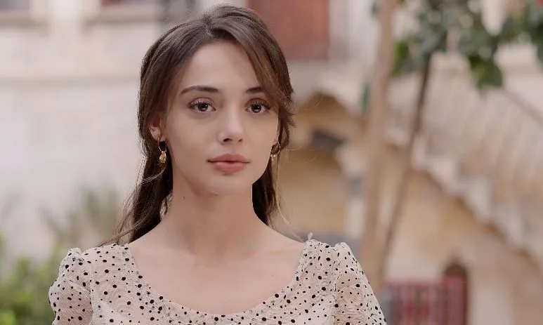 Rabia Soytürk verabschiedete sich von Alparslan und übernahm die Hauptrolle, die sie mit der neuen Sommerserie verdient hatte!