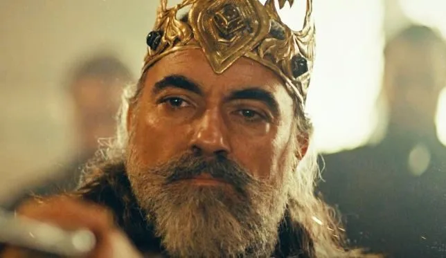 Selim Bayraktar in der Destan-Serie hatte es satt, ein Schwert zu schwingen!