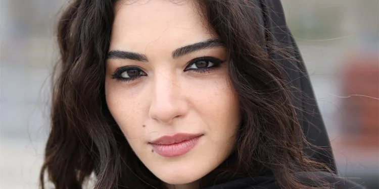 Die Ungewissheit von Hayaller ve Hayatlar ist noch nicht vorbei, aber Melisa Aslı Pamuk hat ein neues Projekt!