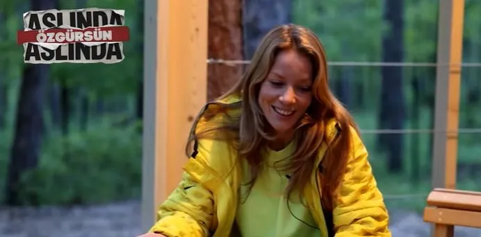 Bade İşçil lebte in ihrer neuen Serie eine Zeit lang das Leben, das sie in der Realität gelebt hat!