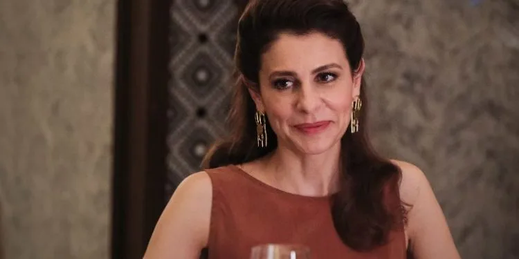 Ebru Özkan ist nach ihrem Pech in der Hakim-Serie mit ihrer neuen TV-Serie zurück am Set!