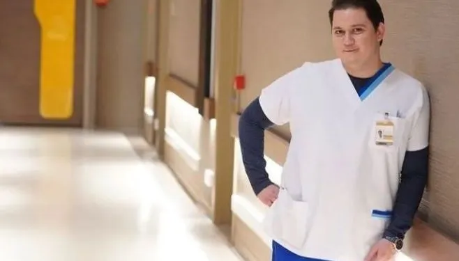 Korhan Herduran, der mit seiner TV-Serie „Mucize Doktor“ glänzt, ist wieder zur Komödie zurückgekehrt!