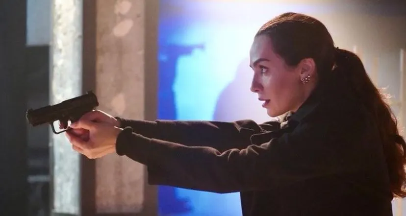 Das Geheimnis hinter Birce Akalays großartiger Anpassung an die Serien Mezarlık und Kuş Uçuşu!