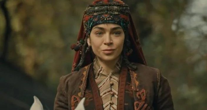 Von der Gründung des Osmanischen Reiches bis zu seinem Zusammenbruch wird Öykü Çelik erneut den historischen Serientest bestehen!