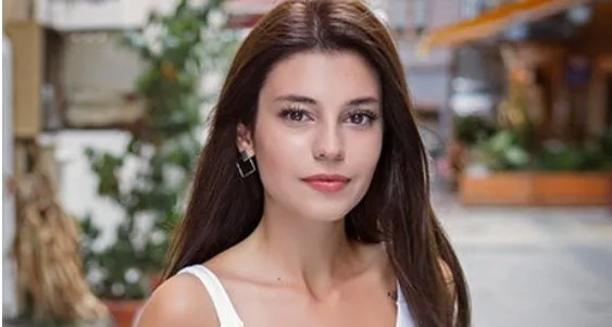 Wer ist Elif Doğan? Woher kommt sie – Größe – Alter – Fernsehserie – Familie