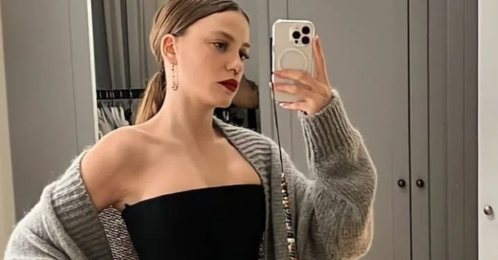 Serenay Sarıkaya, ungeschminkt, posierte für die Liebe in ihrem natürlichsten Zustand