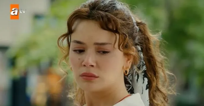 Das Publikum ist sehr zuversichtlich, dass die Serie Bir Küçük Gün Işığı von Seray Kaya und Berk Oktay erfolgreich sein wird!