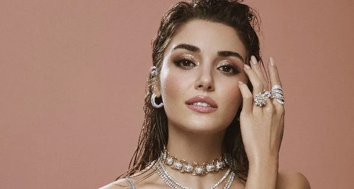 Überraschungsentwicklung aus einer anderen Serie von Hande Erçel nach der Sen Çal Kapımı-Serie!