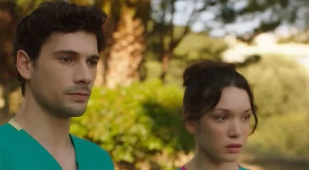 Deniz Can Aktaş, der Hauptdarsteller der Kasaba Doktoru-Serie, gab Spoiler!