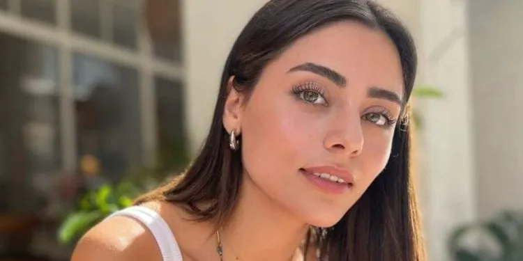 Sıla Türkoğlus neue TV-Serie Kızılcık Şerbeti hat wieder gelächelt!