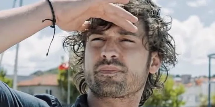 Der berühmte Schauspieler Alp Navruz, der mit seinen kleinen Fans Bäume pflanzte, eroberte die Herzen!