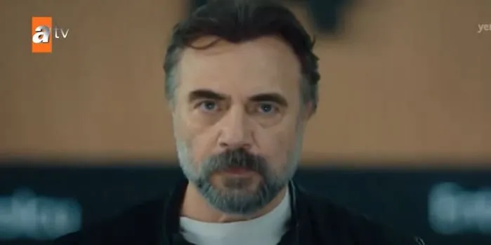 Oktay Kaynarca wurde erneut für seine Treue zu seinem Freund in Eşkıya Dünyaya Hükümdar Olmaz gewürdigt!