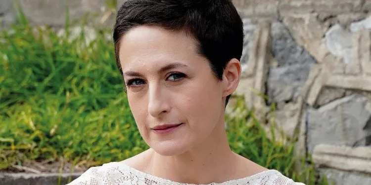 Canan Ergüder macht mit den von ihr gewählten Rollen nach ihren gesundheitlichen Problemen auf sich aufmerksam!