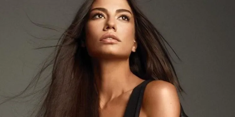 Demet Özdemir schickte eine Nachricht an ihre Fans, die auf die Serie Dünyayla Benim Aramda warteten!