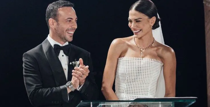 Bei der Hochzeit von Demet Özdemir die gleiche Szene in der Fernsehserie Doğduğun Ev Kaderindir!