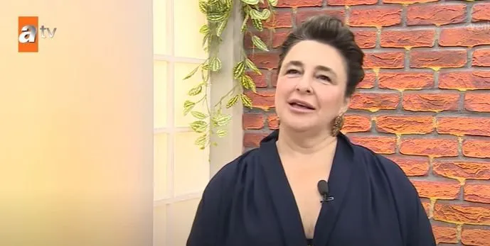 Atemberaubendes Geständnis von Esra Dermancıoğlu; Schauspielerei ist kein langweiliger Beruf!