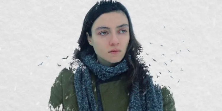 Merve Dizdar, die für ihre Serie Masumlar Apartmanı sehr bewundert wurde, machte sie dieses Mal im Ausland stolz!