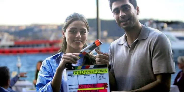Das neue Serienpaar Sıla Türkoğlu und Doğukan Güngör kommt, um die sozialen Medien in die Luft zu jagen!