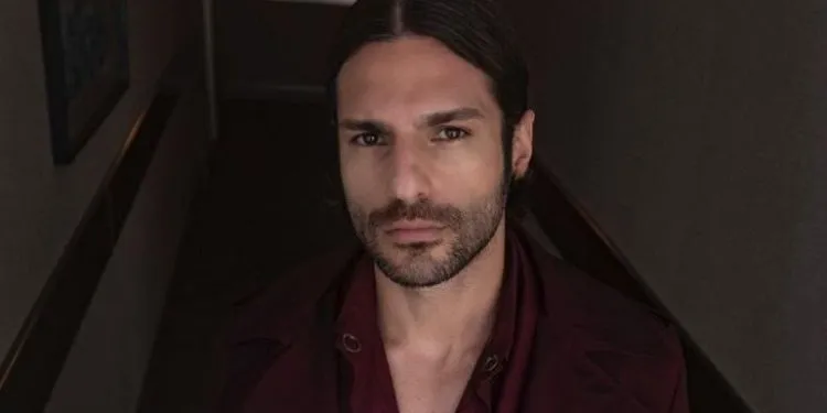 Serkan Çayoğlu ist das Gegenteil von dem gegangen, was er bisher getan hat, seine Fans werden sehr überrascht sein!