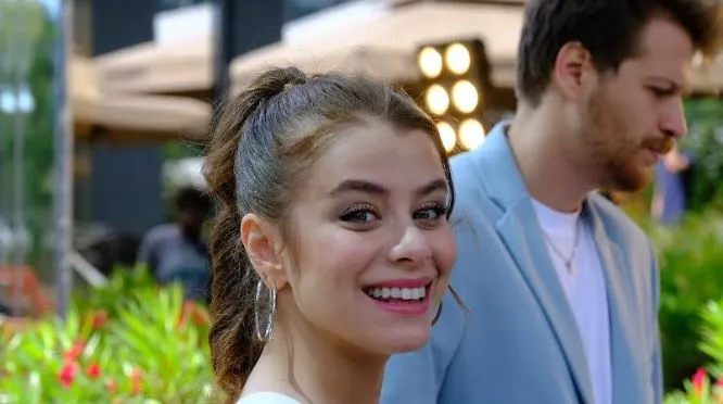 Die Energie von İlayda Alişan und Burak Yörük war sehr beliebt, aber die Entscheidung fiel auf die Serie Seversin!