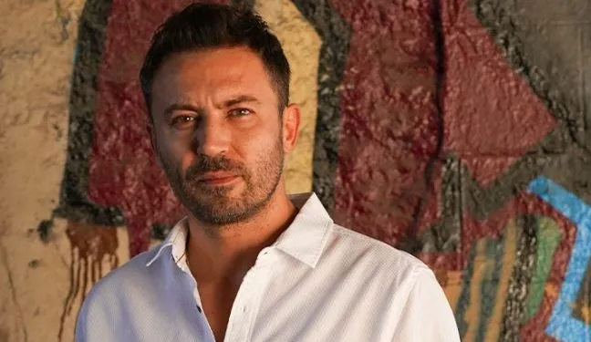 Tolga Güleç trat auch der Besetzung der TV-Serie Gelsin Hayat Bildiği Gibi bei