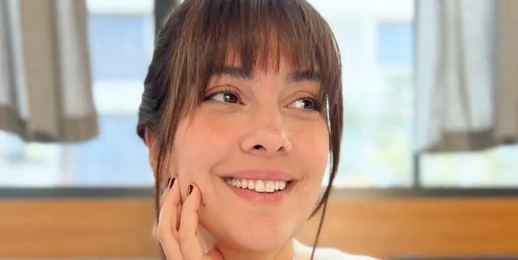 Bergüzar Korel gab gleich zwei gute Neuigkeiten, Serienfans werden sich darüber freuen!