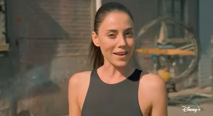 Hat sie sich während der wichtigsten Zeit für Cansu Deres Karriere mit dem Disney-Plus-Vertrag beschränkt?