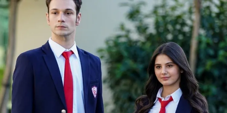 Die Harmonie von Aziz und Leyla wurde in der Duy Beni-Serie wahr! Helin Kandemir und Burak Can sind sich sehr ähnlich!