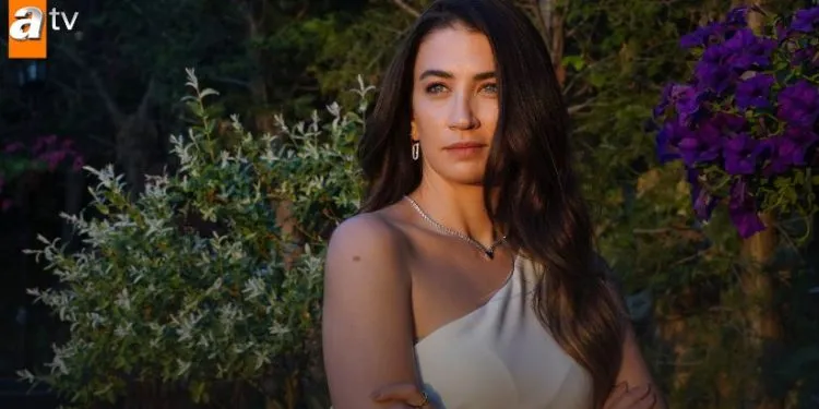 Schauspielerin Ceren Benderlioğlu machte sich auf den Weg zu ihrem neuen Projekt!