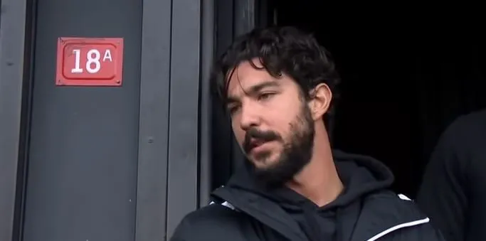 Kaan Yıldırım, der mit der Sipahi-Serie auf die Leinwand zurückkehren wird, hat die Begeisterung seiner Fans noch gesteigert!