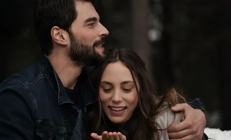 Öykü Karayel-Effekt mit Akın Akınözü kann der Fernsehserie Kaderimin Oyunu einen Preis einbringen!