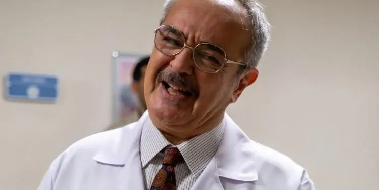 Adil vom Camdaki Kız wurde Arzt! Şerif Erol beißt sich in Hayat Bugün wieder in den Finger!