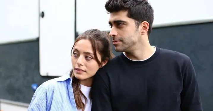 Sıla Türkoğlu wird ihren Partner Doğukan Güngör in der Serie Kızılcık Şerbeti Schritt für Schritt populär machen!