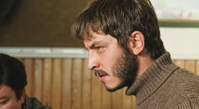 Warte nicht auf Boran Kuzum für TV-Serien, aber er wird dich mit verschiedenen Projekten hintereinander überraschen!