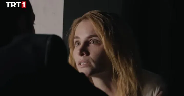 Sie glänzte als Feride in der Yemin-Serie und als Celine in der Teşkilat-Serie! Hier ist Cansu Tuman
