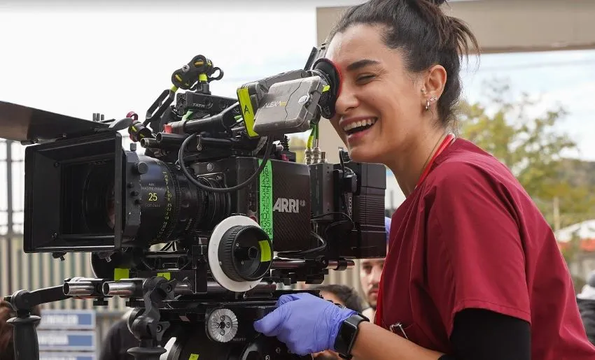 Hande Doğandemir wurde zur Unterhaltungsquelle für das Set der Hayat Bugün-Serie!