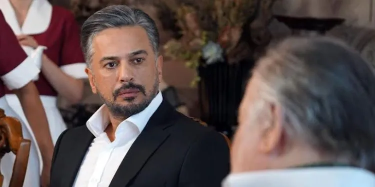 Emre Altuğ, der Orhan der Fernsehserie Yalı Çapkını, hat wieder einmal einen Gefallen getan, der Herzen gewonnen hat!
