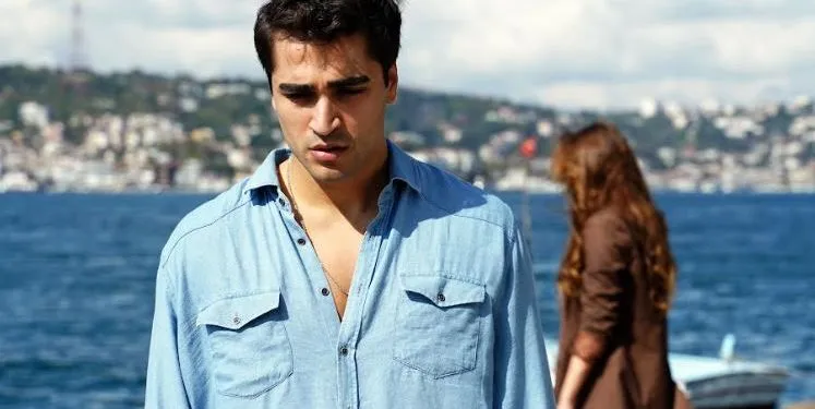 Auch Mert Ramazan Demir, Ferit aus der Yalı Çapkını-Reihe, ist von all dem überrascht!