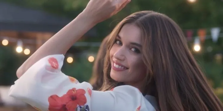 Afra Saraçoğlu Sieg in IMDBs beliebter türkischer Schauspielerliste! Hande Erçel und Can Yaman überraschen mit ihrer Stabilität!
