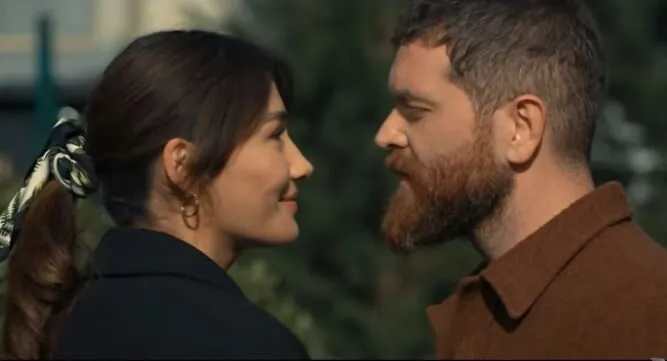 Engin Öztürk und Aybüke Pusat sehen toll aus! Jeder, der den Trailer zu Sıfırıncı Gün gesehen hat, dachte dasselbe!