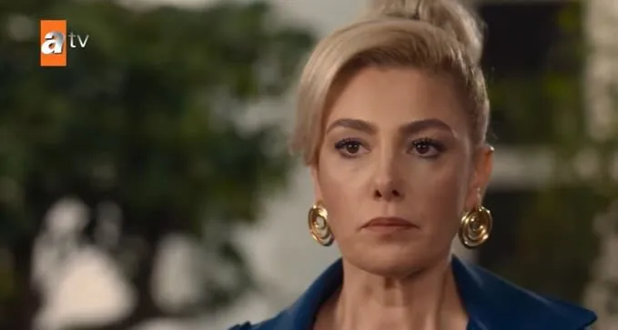 Die Figur in der TV-Serie „Ben Bu Cihana Sığmazam“ und die berühmte Schauspielerin Burcu Binici können nicht so gegensätzlich sein!