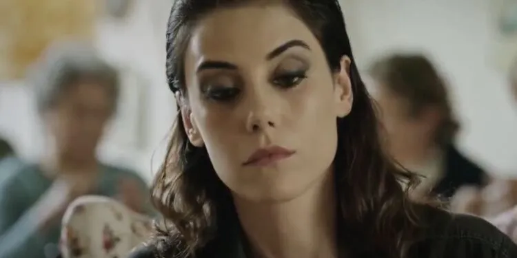 Nach einer großartigen Serie wie Sadakatsiz gibt es eine Serie, die Cansu Dere-Fans zum Staunen bringt!