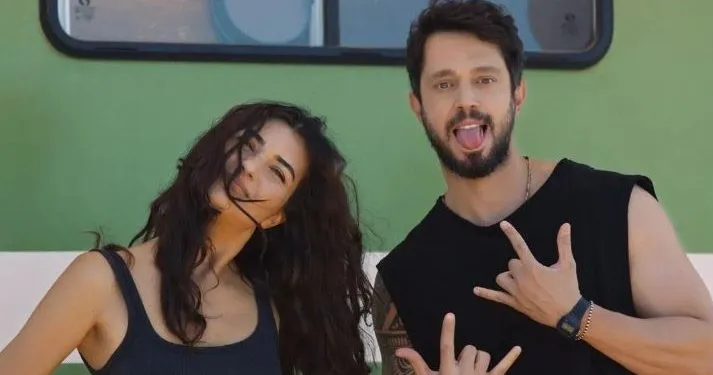 Zeytin Ağacıs Reaktion auf die Golden Butterfly Awards von Tuba Büyüküstün und Murat Boz!