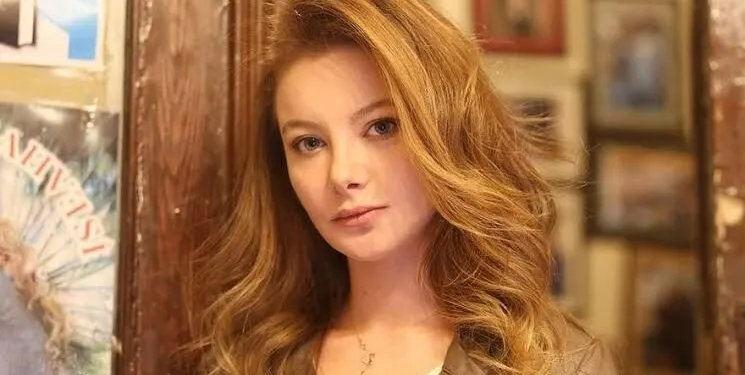 Sedef Şahin, die Cansu in der TV-Serie Adını Feriha Koydum spielt, tritt mit ihrer Veränderung in den Vordergrund!..