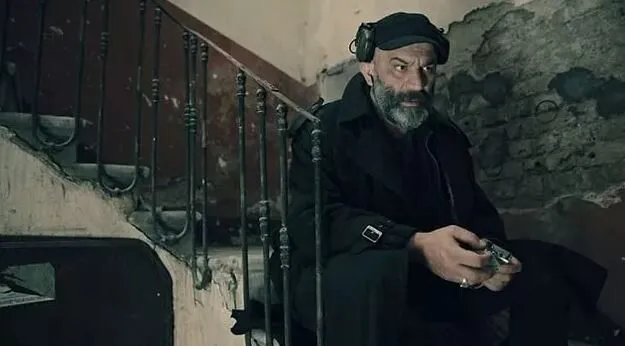 Şevket Çoruh teilte den großen Erfolg der Netflix-Serie Sıcak Kafa!